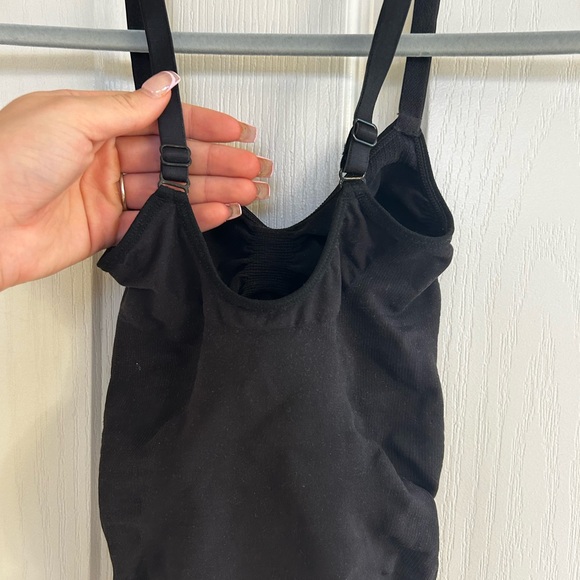 Skims black sculpting bodysuit Xxs/xs !! - Picture 5 of 6